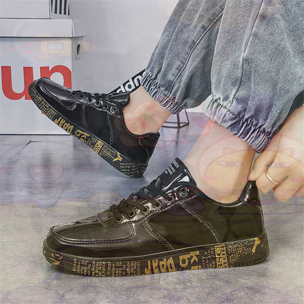 Round Foot Size 45 Sneakers Wh - đánh giá và giá Streetwear Brand Collection
